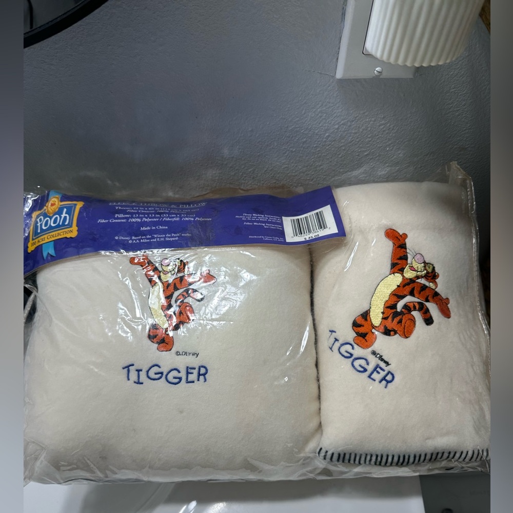 Vintage Disney Tigger Blanket and Pillow Set